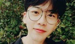 抖音帅哥吃瓜网红,抖音帅哥网红的吃瓜日常