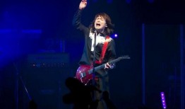 娱乐大爆料伍佰是哪一期,揭秘伍佰的传奇人生，哪一期节目带你走进他的音乐世界？