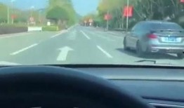 网友爆料车主违法吗视频,违法视频引发热议，车主行为引争议