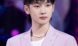 娱乐吃瓜黄明昊微博,娱乐热点一网打尽