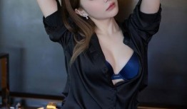 吃瓜女网红图片高清图库,高清图库里的网红美食诱惑